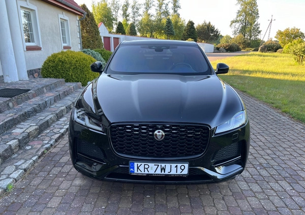 Jaguar F-Pace cena 235000 przebieg: 59000, rok produkcji 2021 z Bytów małe 154